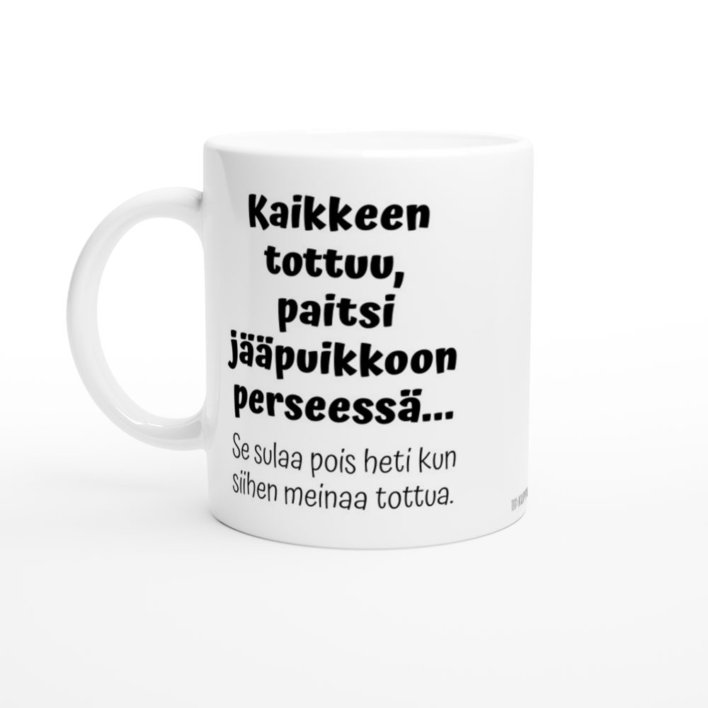Kaikkeen tottuu | Kahvikuppi 330ml (0111)