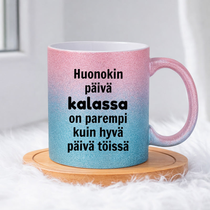 Huonokin päivä kalassa (0065) | Glittermuki 330ml