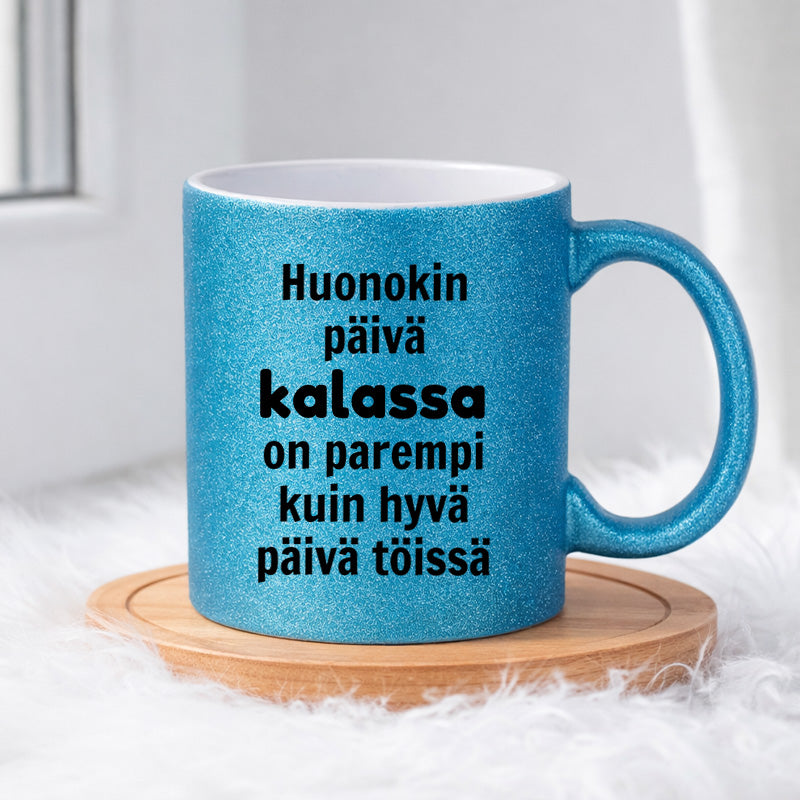 Huonokin päivä kalassa (0065) | Glittermuki 330ml