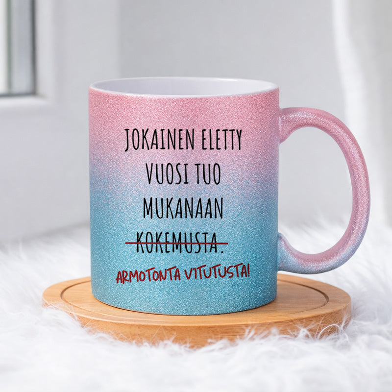 Jokainen eletty vuosi tuo mukanaan kokemusta (0313) | Glittermuki 330ml