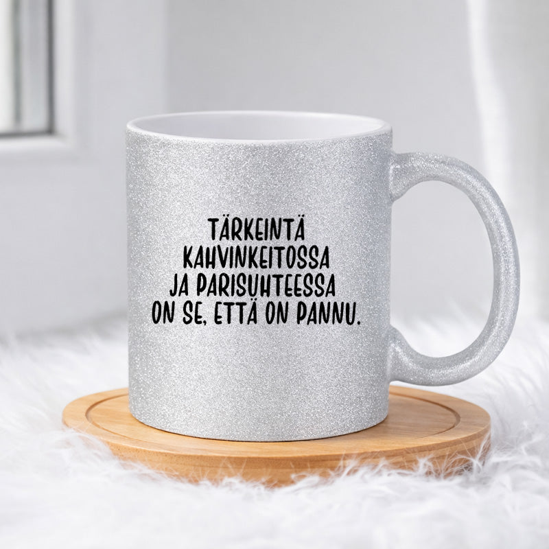 Tärkeintä kahvinkeitossa (0054) | Glittermuki 330ml