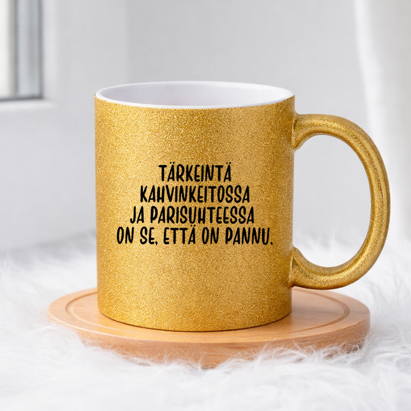 Tärkeintä kahvinkeitossa (0054) | Glittermuki 330ml