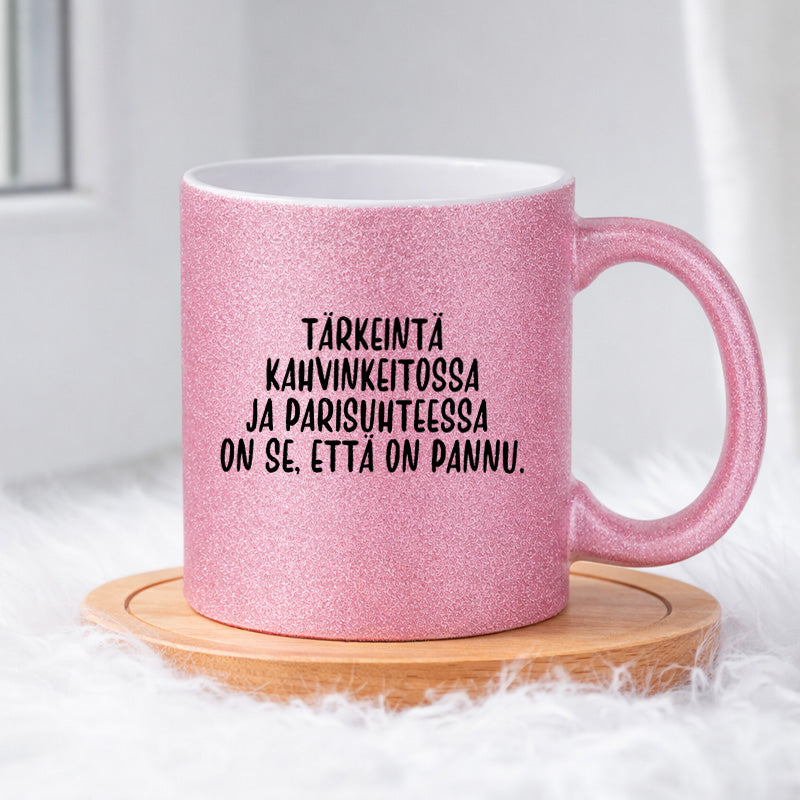 Tärkeintä kahvinkeitossa (0054) | Glittermuki 330ml