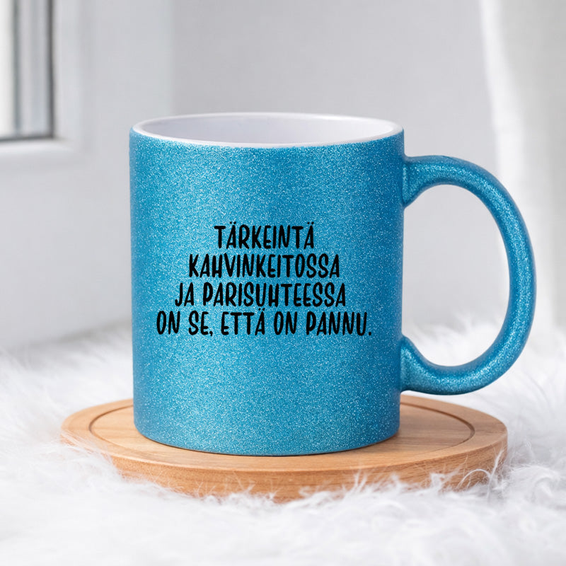 Tärkeintä kahvinkeitossa (0054) | Glittermuki 330ml