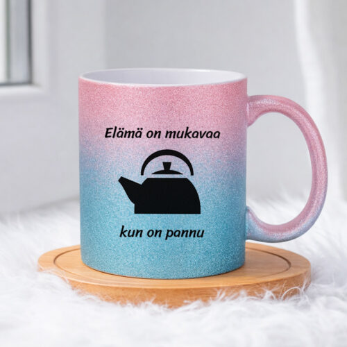 Elämä on mukavaa, kun on pannu (0082) | Glittermuki 330ml - Image 3