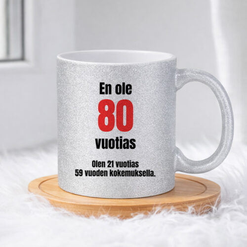 En ole 80 vuotias (0273) | Glittermuki 330ml - Image 3