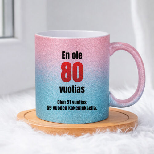En ole 80 vuotias (0273) | Glittermuki 330ml - Image 5
