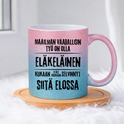 Maailman vaarallisin ammatti on eläkeläinen (0513) | Glittermuki 330ml - Image 5