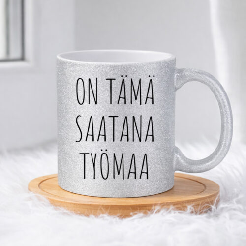 On tämä saatana työmaa (0018) | Glittermuki 330ml - Image 3