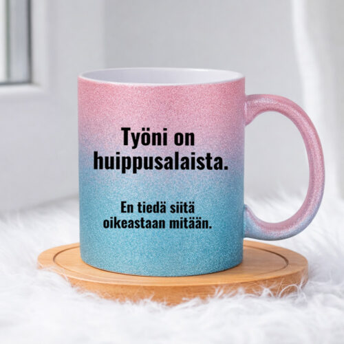 Työni on huippusalaista (0176) | Glittermuki 330ml - Image 4